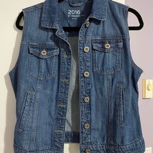 Jean Vest
